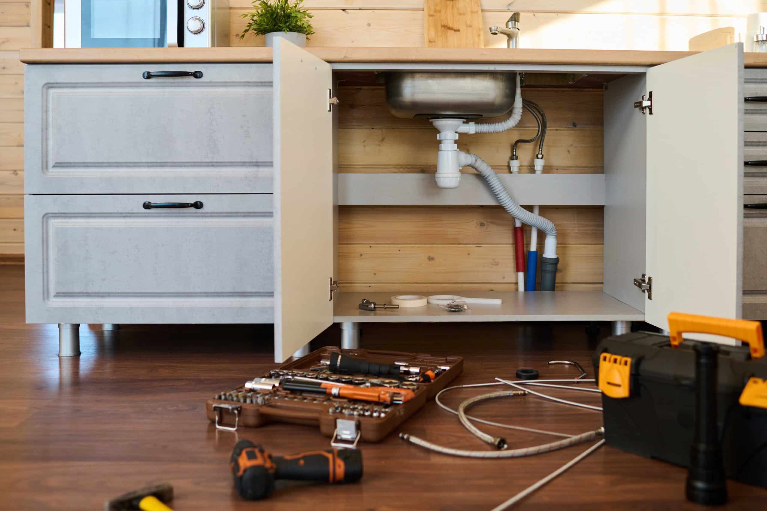 How to Fix a Leak in the Kitchen Sink Drain | Tennessee Standard Plumbing